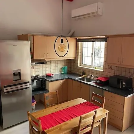 Comfy Apartment With Low Ceiling Attic Athènes Extérieur photo