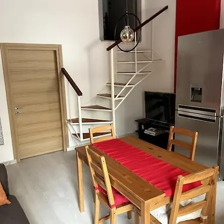 Comfy Apartment With Low Ceiling Attic Athènes Extérieur photo